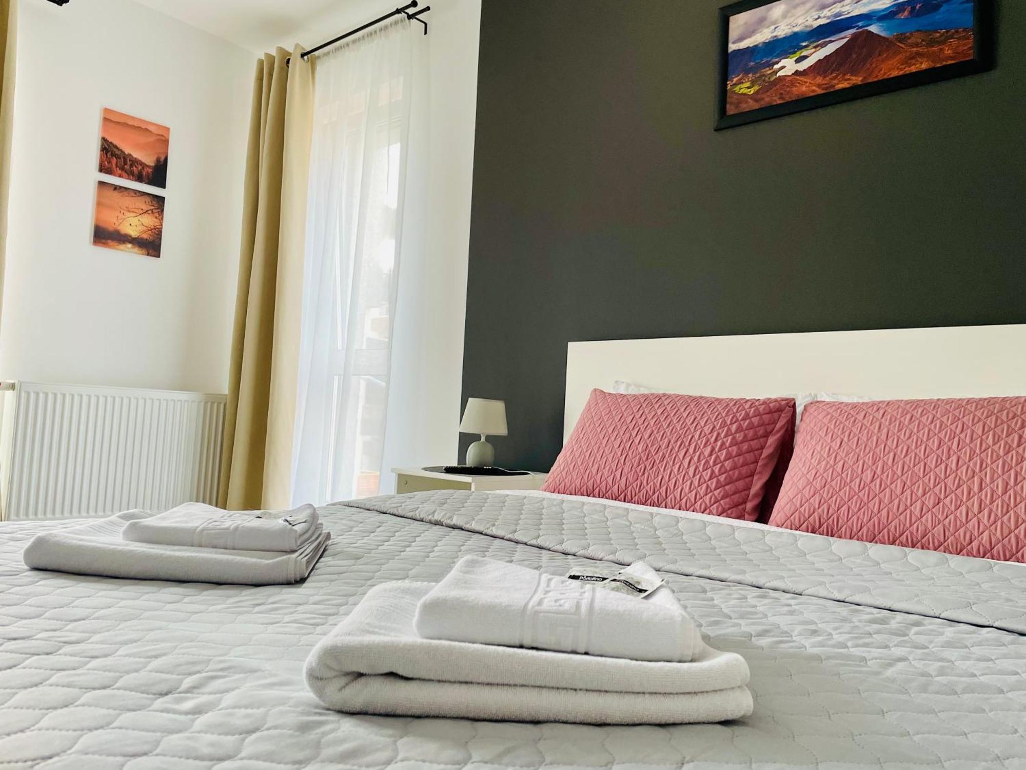 Montsee Brasov Appartement Buitenkant foto